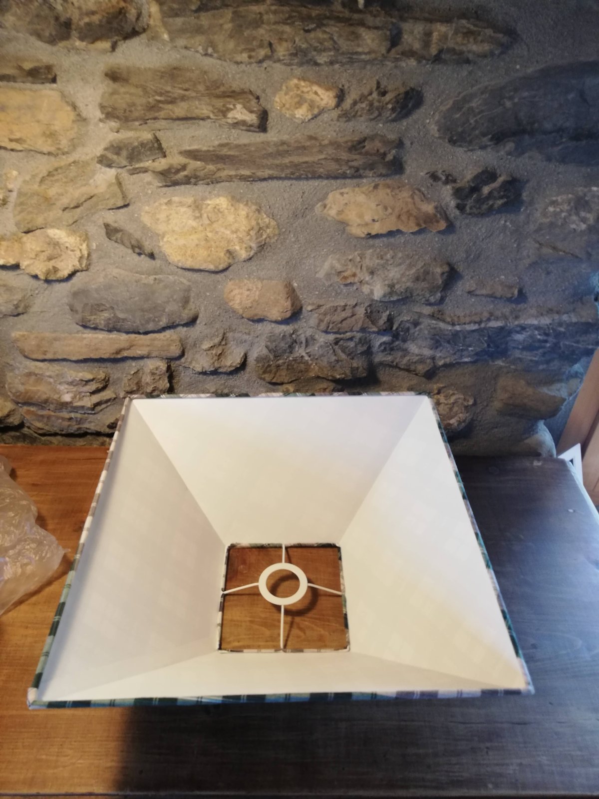 Perçage du polyphane avec une "Dremel"