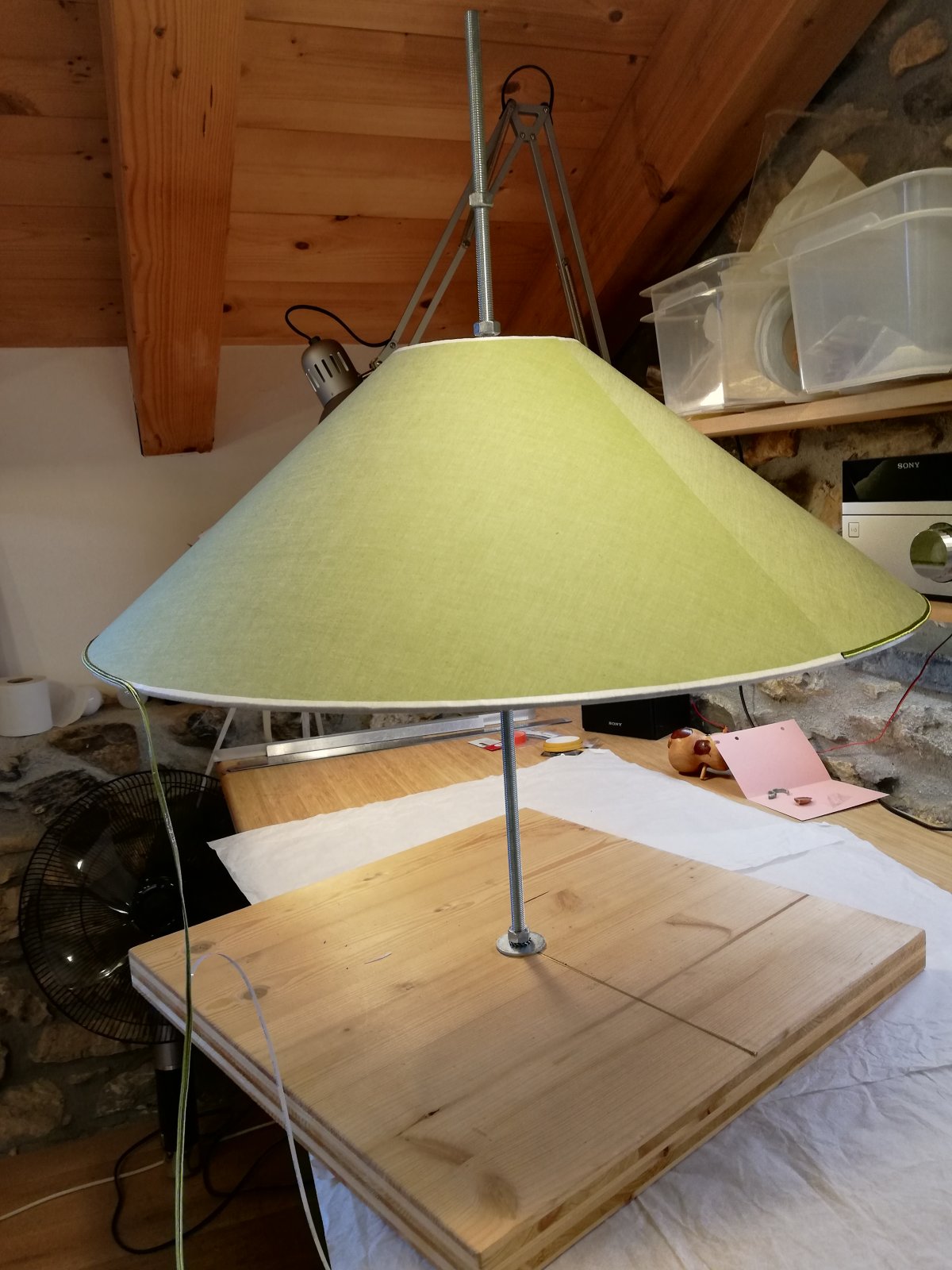 Laçage de l'abat-jour sur ses cercles